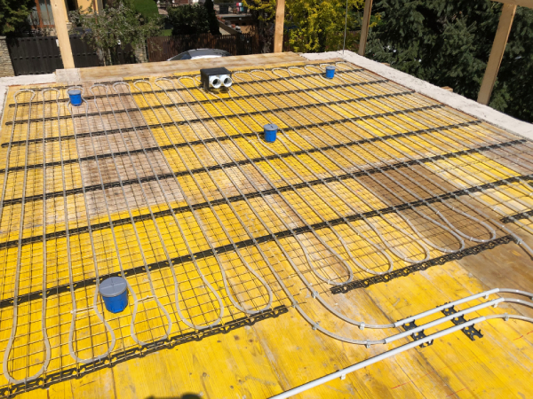 Aktívbetonos mennyezethűtési rendszer